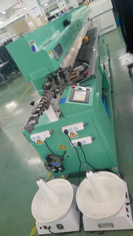 全自动TPE/PVC双绝缘护套线开线机