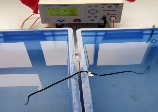 耐压测试仪